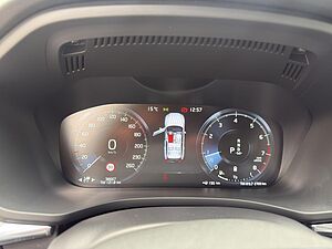 Volvo  R Design 2WD