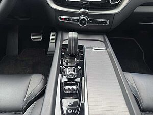 Volvo  R Design 2WD