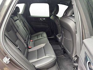 Volvo  R Design 2WD