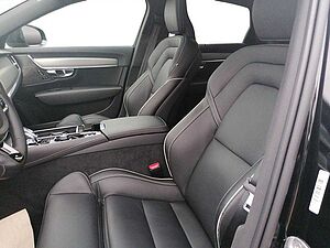 Volvo  Plus Dark Recharge Plug-In Hybrid