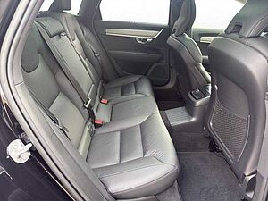 Volvo  Ultimate Dark AWD