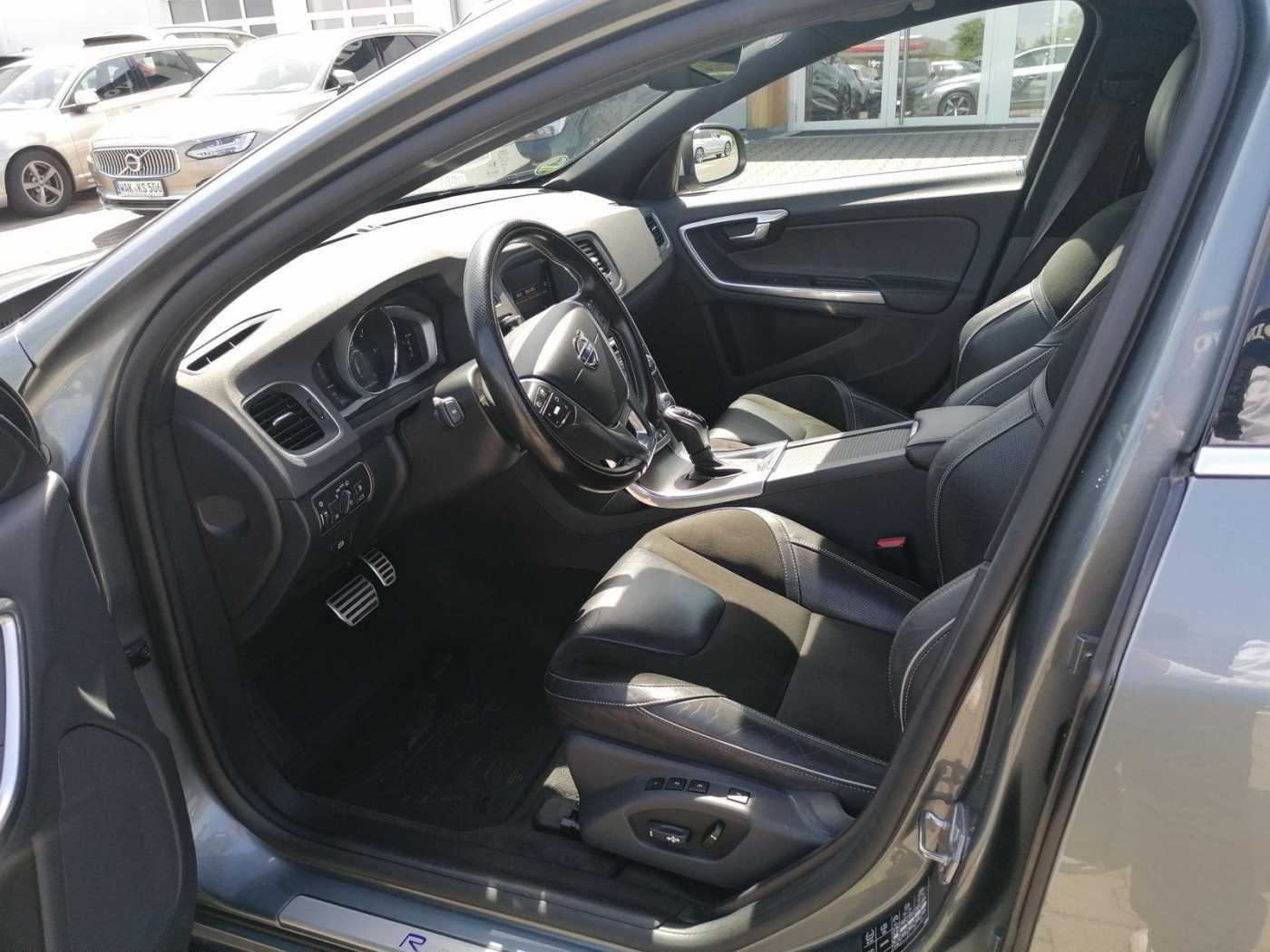 Volvo  Momentum