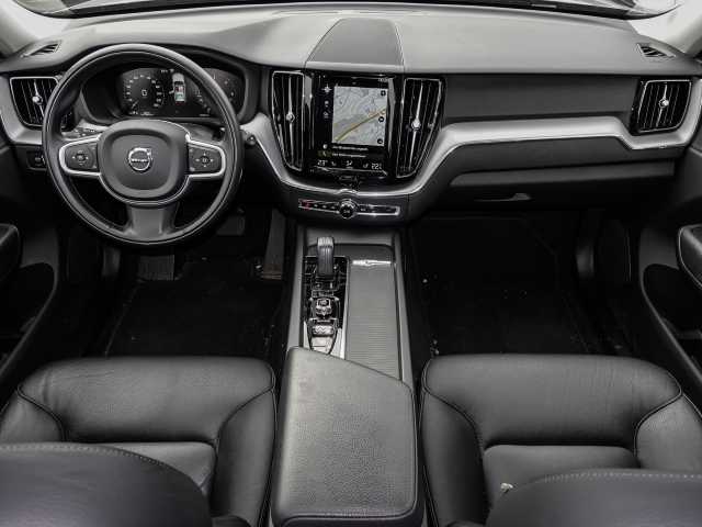 Volvo  Momentum Pro AWD B4 Diesel EU6d Allrad StandHZG Navi Leder digitales Cockpit Mem
