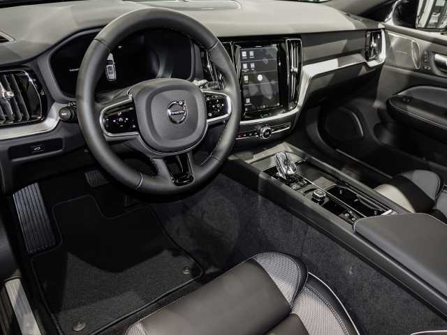 Volvo  Kombi Plus Dark B4 Mild-Hybrid  Benzin EU6d