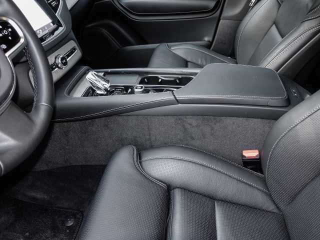 Volvo  Plus Bright AWD B5 Diesel EU6d 7-Sitzer Allrad AD StandHZG digitales Cockpit