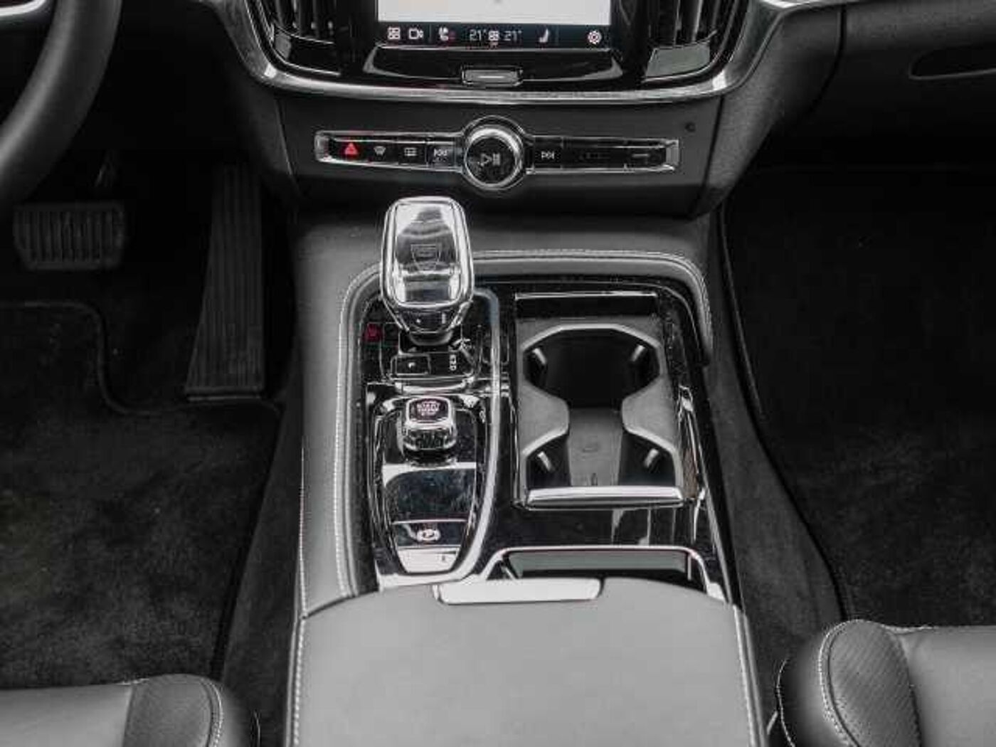 Volvo  Ultimate Dark Recharge Plug-In Hybrid AWD T8 Twin Engine EU6d HUD AD StandHZG Le