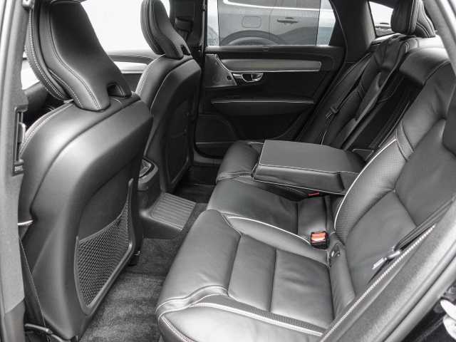 Volvo  Ultimate Dark Recharge Plug-In Hybrid AWD T8 Twin Engine EU6d HUD AD StandHZG Le
