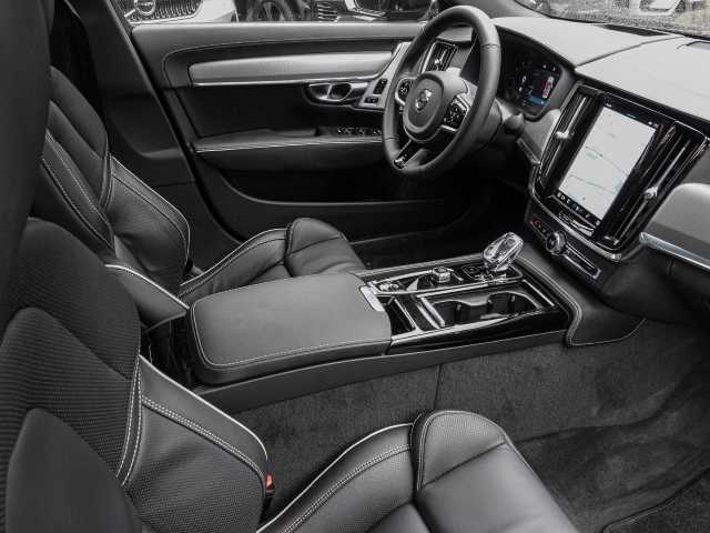 Volvo  Ultimate Dark Recharge Plug-In Hybrid AWD T8 Twin Engine EU6d HUD AD StandHZG Le