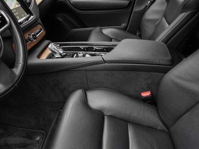 Volvo  Inscription AWD B5 Diesel EU6d StandHZG AHK Navi digitales Cockpit Memory Sitze