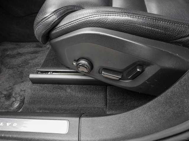 Volvo  Inscription AWD B5 Diesel EU6d StandHZG AHK Navi digitales Cockpit Memory Sitze
