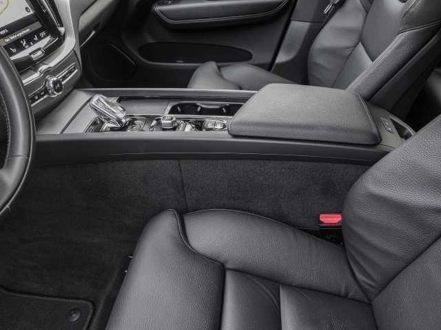Volvo  Inscription AWD B5 Diesel EU6d StandHZG AHK digitales Cockpit Memory Sitze Sound