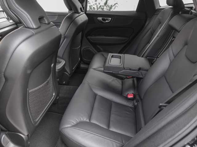 Volvo  Inscription AWD B5 Diesel EU6d StandHZG AHK digitales Cockpit Memory Sitze Sound