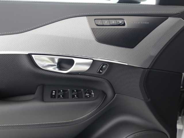 Volvo  Plus Bright Recharge Plug-In Hybrid AWD T8 Twin Engine EU6d 7-Sitzer StandHZG di