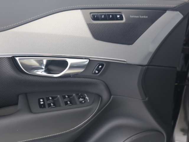 Volvo  Plus Bright Recharge Plug-In Hybrid AWD T8 Twin Engine EU6d 7-Sitzer StandHZG di