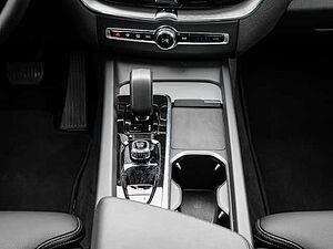 Volvo  R Design Recharge Plug-In Hybrid AWD T6 Twin Engine EU6d Allrad StandHZG Leder