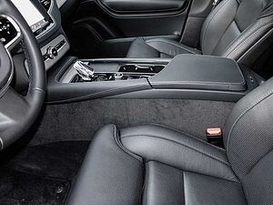 Volvo  Plus Bright AWD B5 Diesel EU6d 7-Sitzer Allrad AD StandHZG digitales Cockpit