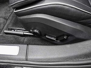 Volvo  Ultimate Dark Recharge Plug-In Hybrid AWD T8 Twin Engine EU6d HUD AD StandHZG Le