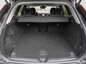 Volvo  Inscription AWD B5 Diesel EU6d StandHZG AHK digitales Cockpit Memory Sitze Sound