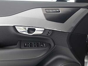 Volvo  Plus Bright Recharge Plug-In Hybrid AWD T8 Twin Engine EU6d 7-Sitzer StandHZG di