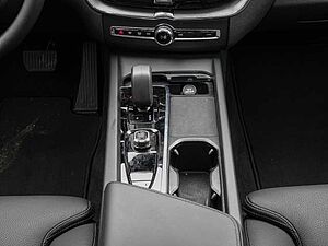 Volvo  Ultra Dark Recharge Plug-In Hybrid AWD T8 Twin Engine EU6d HUD StandHZG digitale