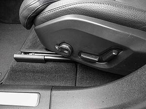 Volvo  Ultra Dark Recharge Plug-In Hybrid AWD T8 Twin Engine EU6d HUD StandHZG digitale