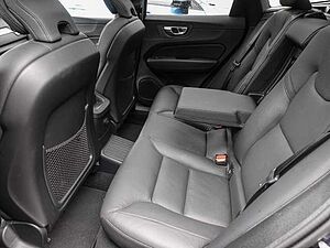 Volvo  Ultra Dark Recharge Plug-In Hybrid AWD T8 Twin Engine EU6d HUD StandHZG digitale