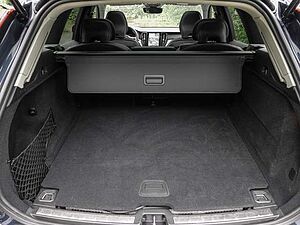 Volvo  Ultra Dark Recharge Plug-In Hybrid AWD T8 Twin Engine EU6d HUD StandHZG digitale