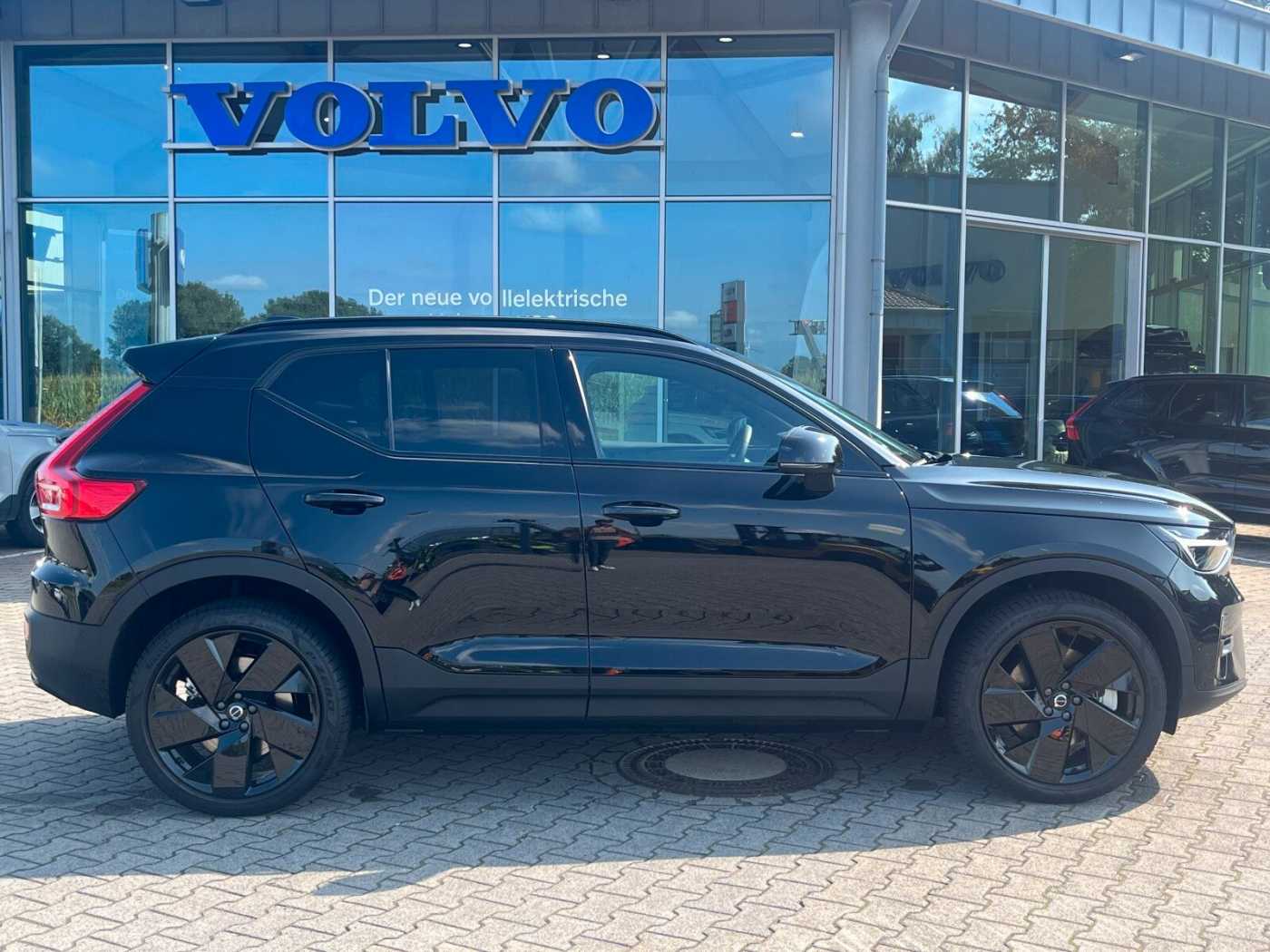 Volvo  Extended Range Black Edition Plus |AHK|20'|