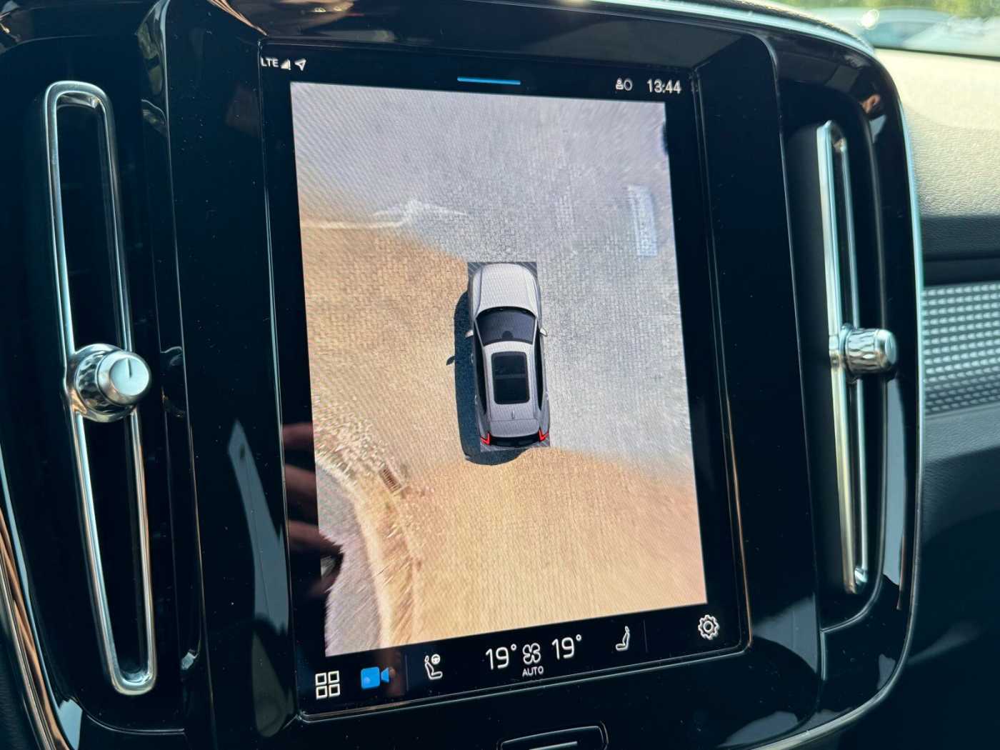 Volvo  B3 Autom. Plus Dark CONNECT|360CAM|19'Alu|