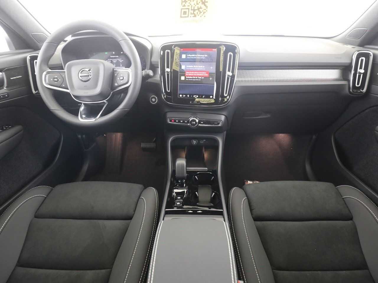 Volvo  B4 Autom. Ultra Dark
