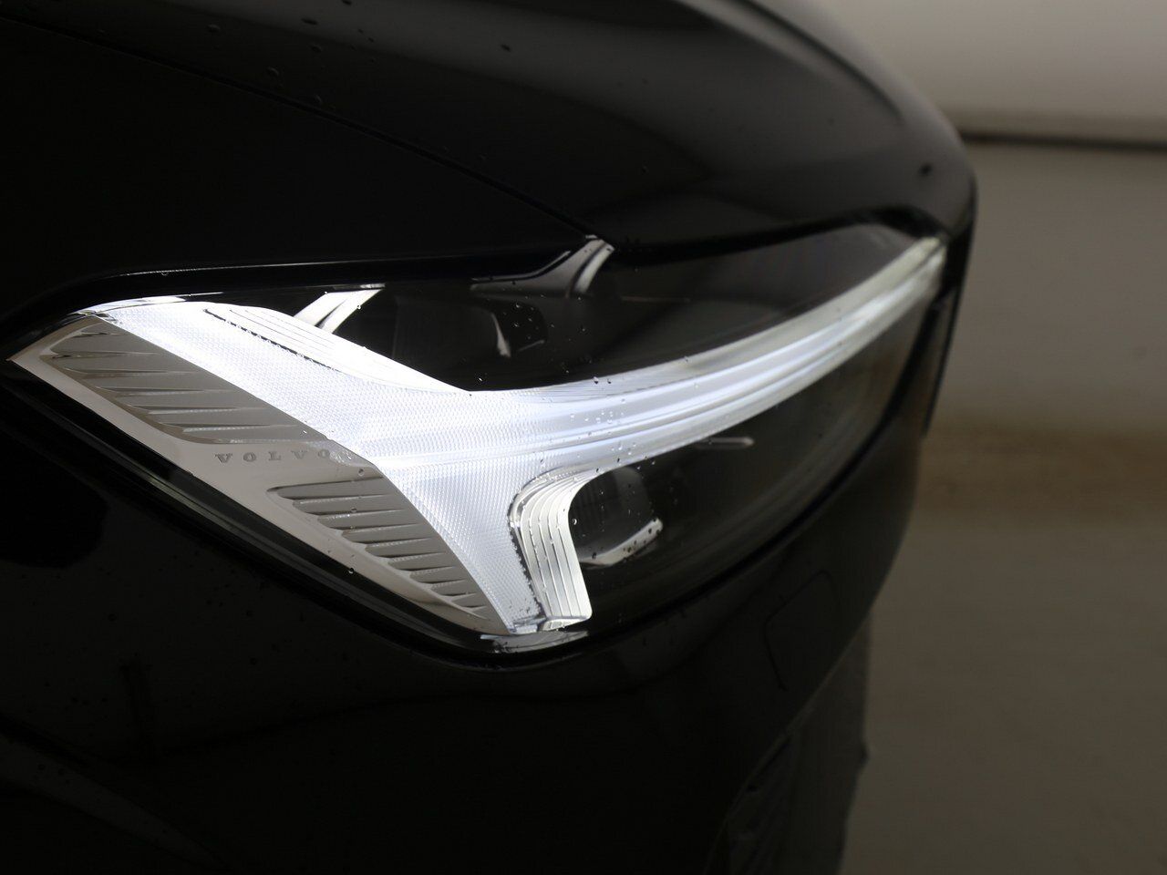Volvo  Recharge T8 Plus Black Edition B&W|HEAD UP|