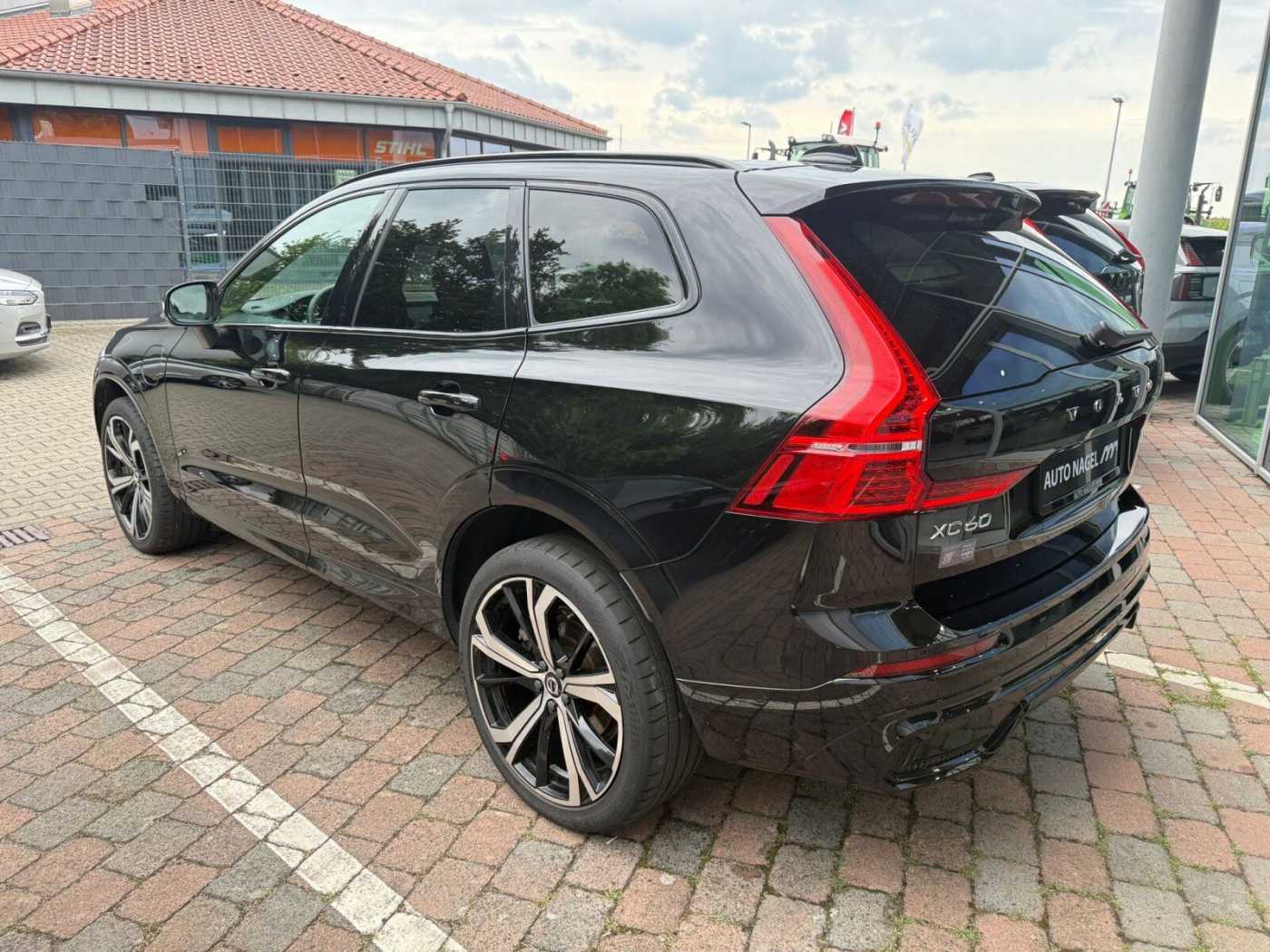 Volvo  T6 Twin Engine AWD R Design Plug-In (E6d)