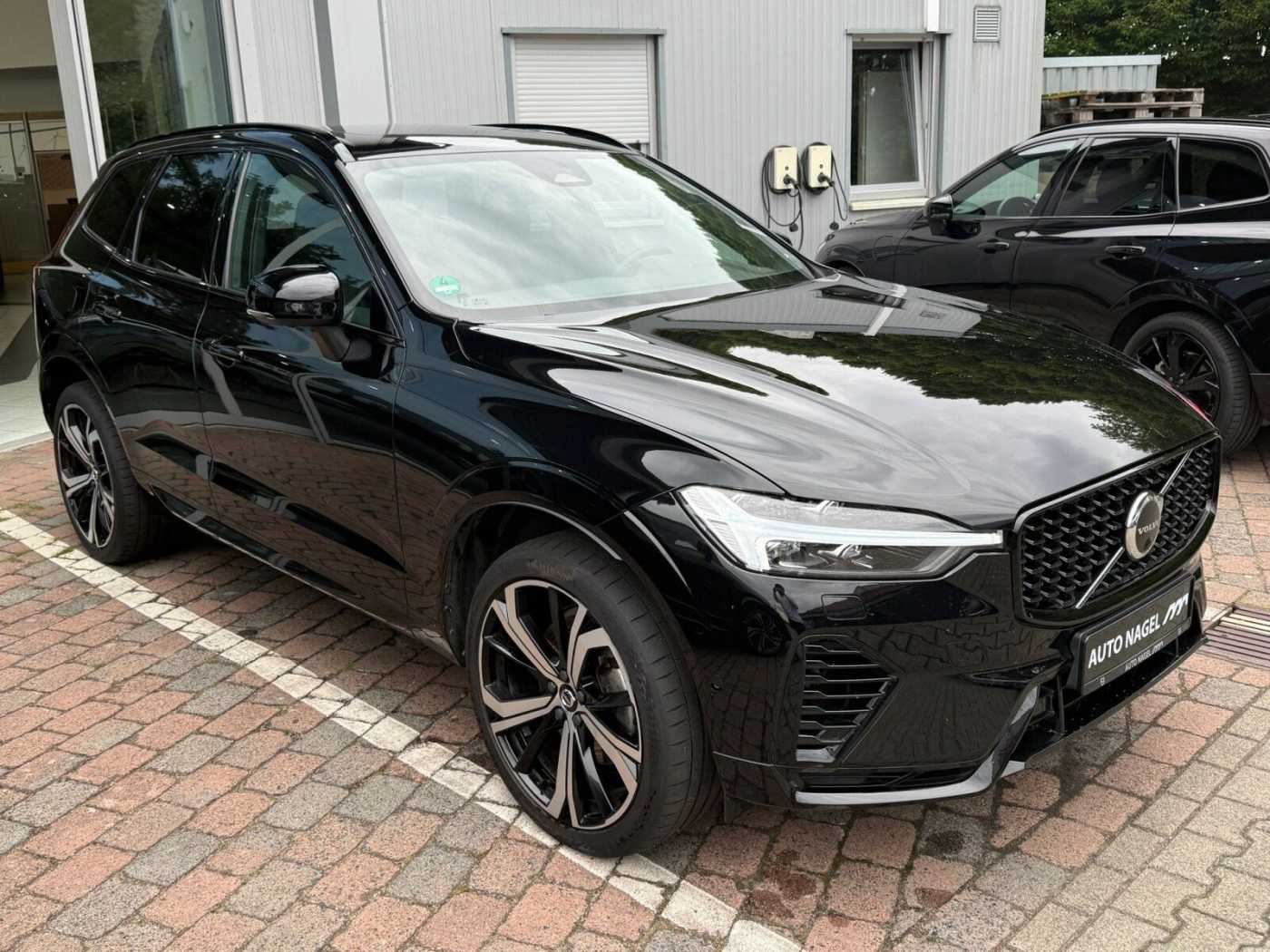 Volvo  T6 Twin Engine AWD R Design Plug-In (E6d)