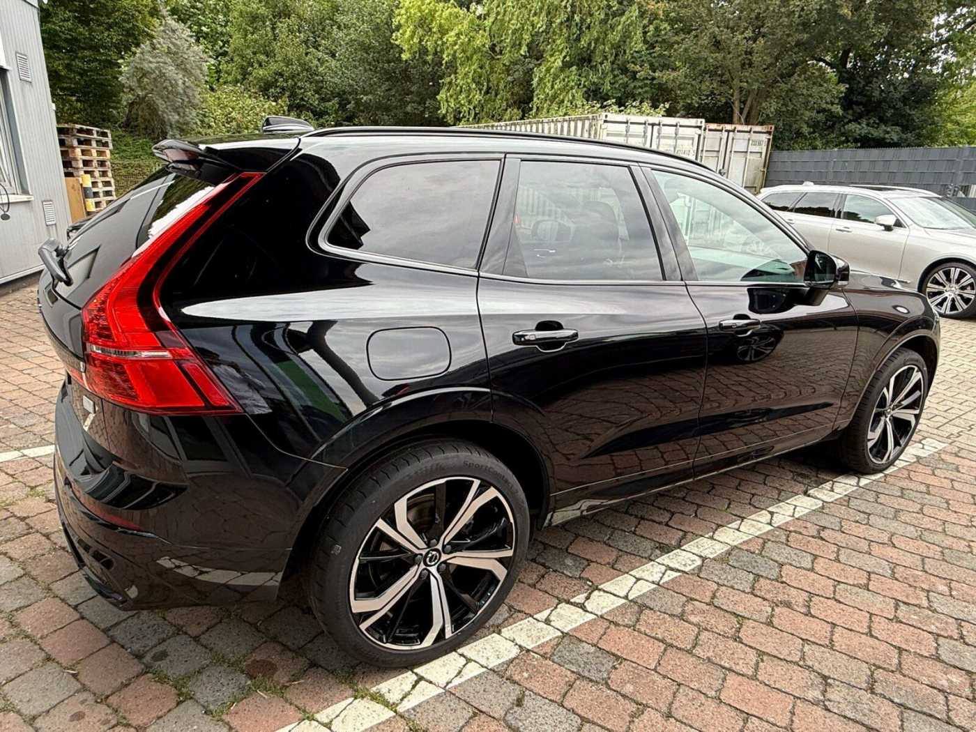 Volvo  T6 Twin Engine AWD R Design Plug-In (E6d)