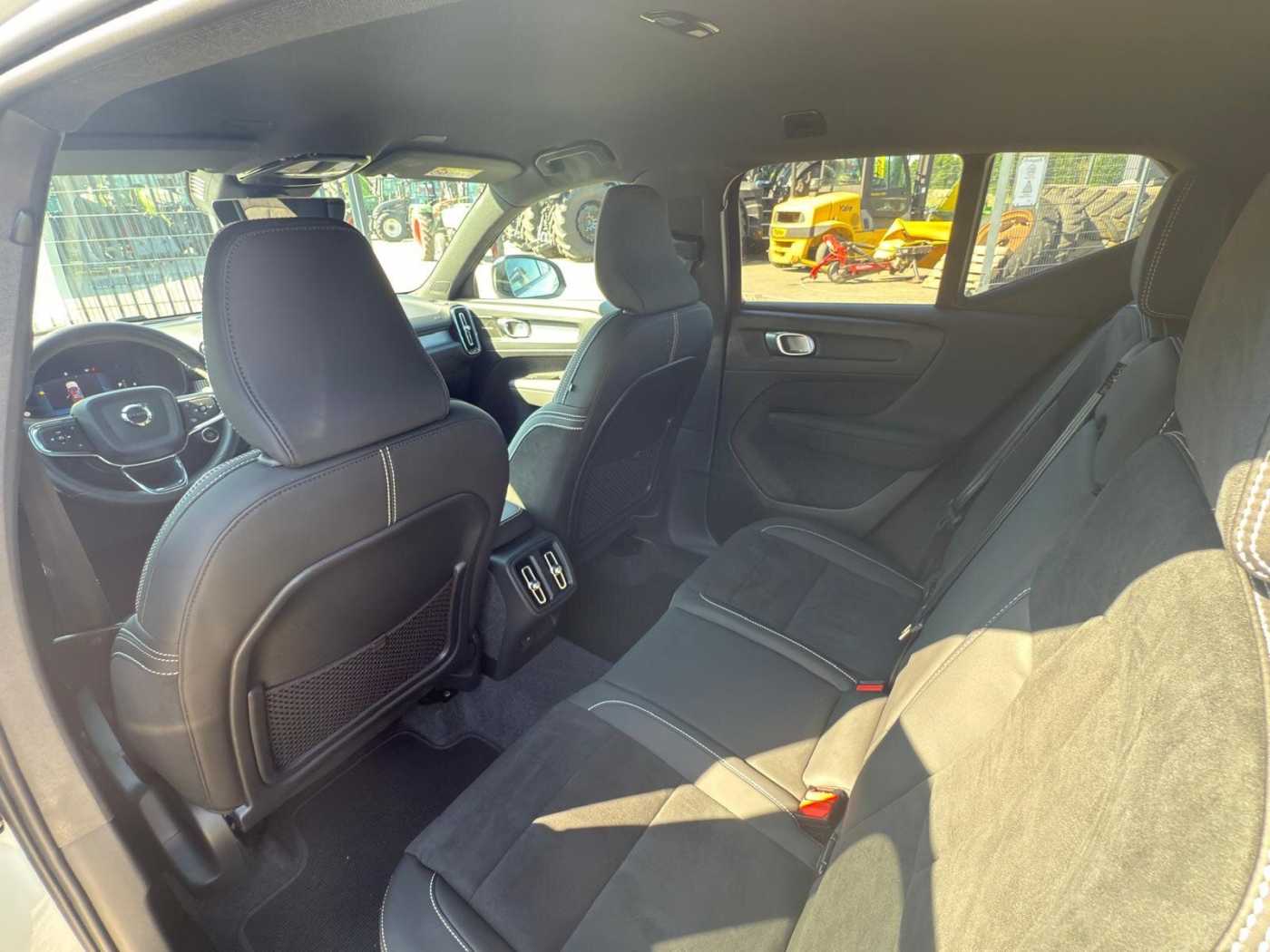 Volvo  B4 Autom. Plus Dark 20'|AHK|360CAM|CONNECT