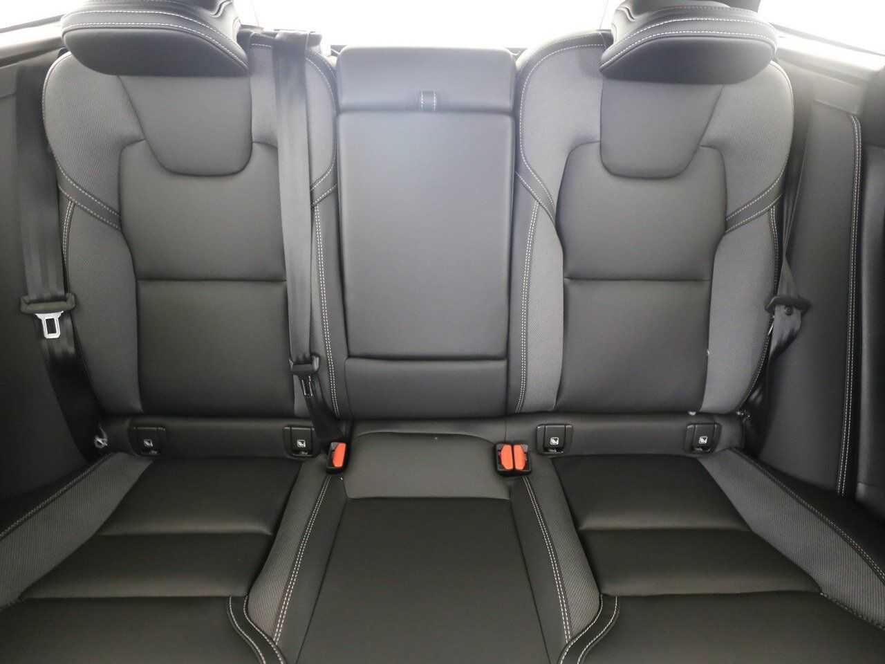 Volvo  T6 AWD Plus Black Ed. Plug-In SD/Autom. /LED