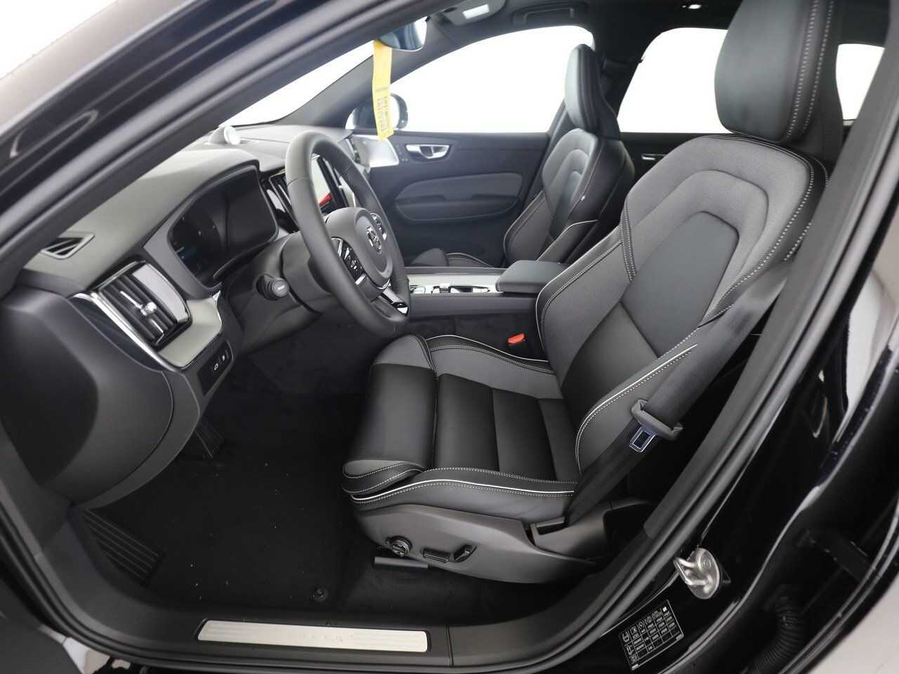 Volvo  T6 AWD Plus Black Ed. Plug-In SD/Autom. /LED