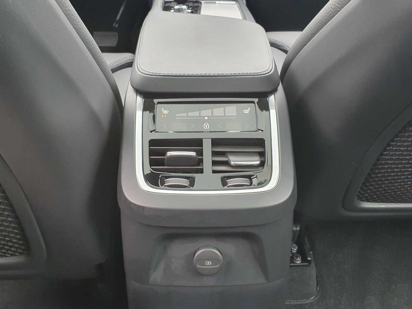 Volvo  T8 Ultra Bright 7 SITZER HEAD UP|CAM|LEDER|