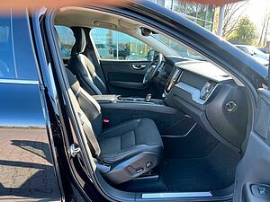 Volvo  B4 Autom. AWD Momentum Pro