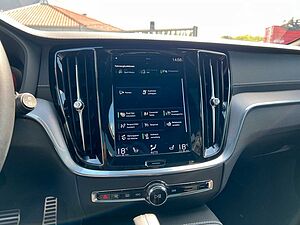 Volvo  Recharge T6 R-Design LONG RANGE AHK|CAM|LED|