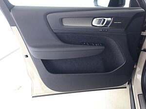 Volvo  B3 Autom. Plus Dark CONNECT|19'|ALU|360CAM|