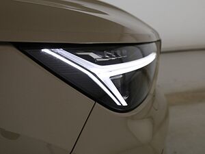 Volvo  B3 Autom. Plus Dark CONNECT|19'|ALU|360CAM|