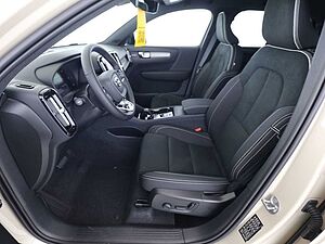 Volvo  B3 Autom. Plus Dark CONNECT|19'|ALU|360CAM|