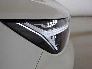 Volvo  B4 Autom. Ultra Dark
