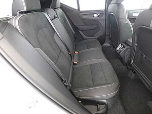 Volvo  B4 Autom. Ultra Dark
