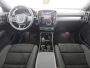 Volvo  B4 Autom. Ultra Dark