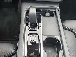 Volvo  T8 Ultra Bright 7 SITZER HEAD UP|CAM|LEDER|