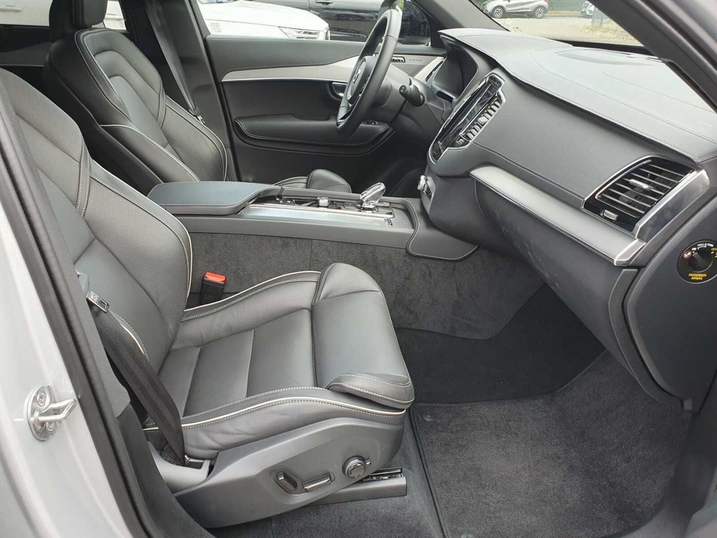 Volvo  Recharge T8 AWD Plus Dark