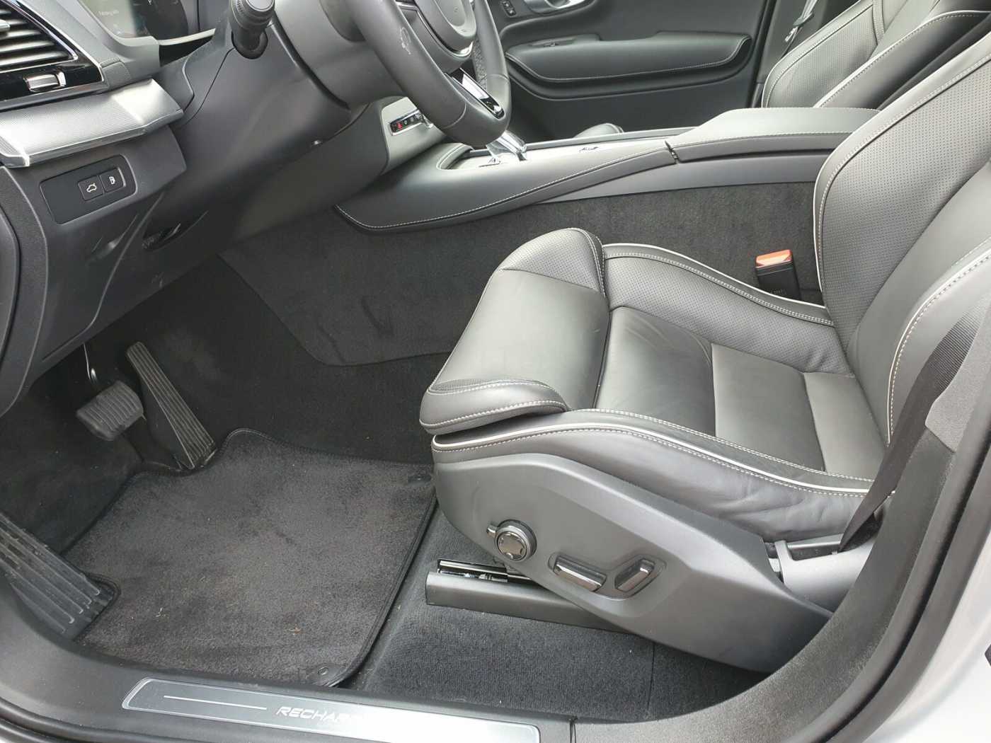 Volvo  Recharge T8 AWD Plus Dark