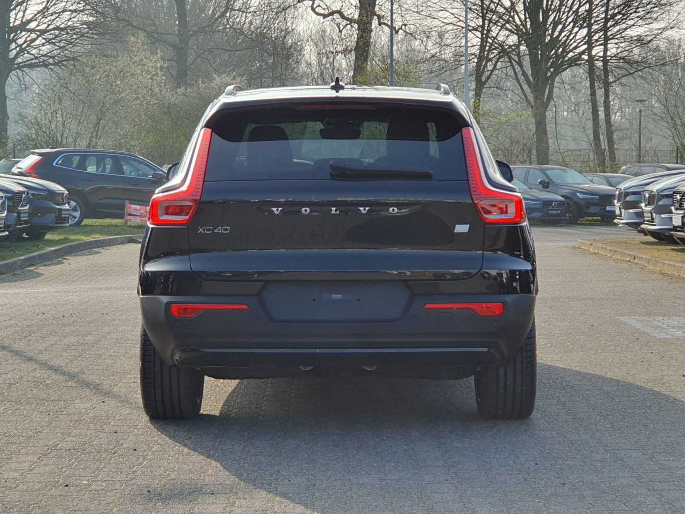 Volvo  P8 Twin Pure Electric AWD R-Design Recharge